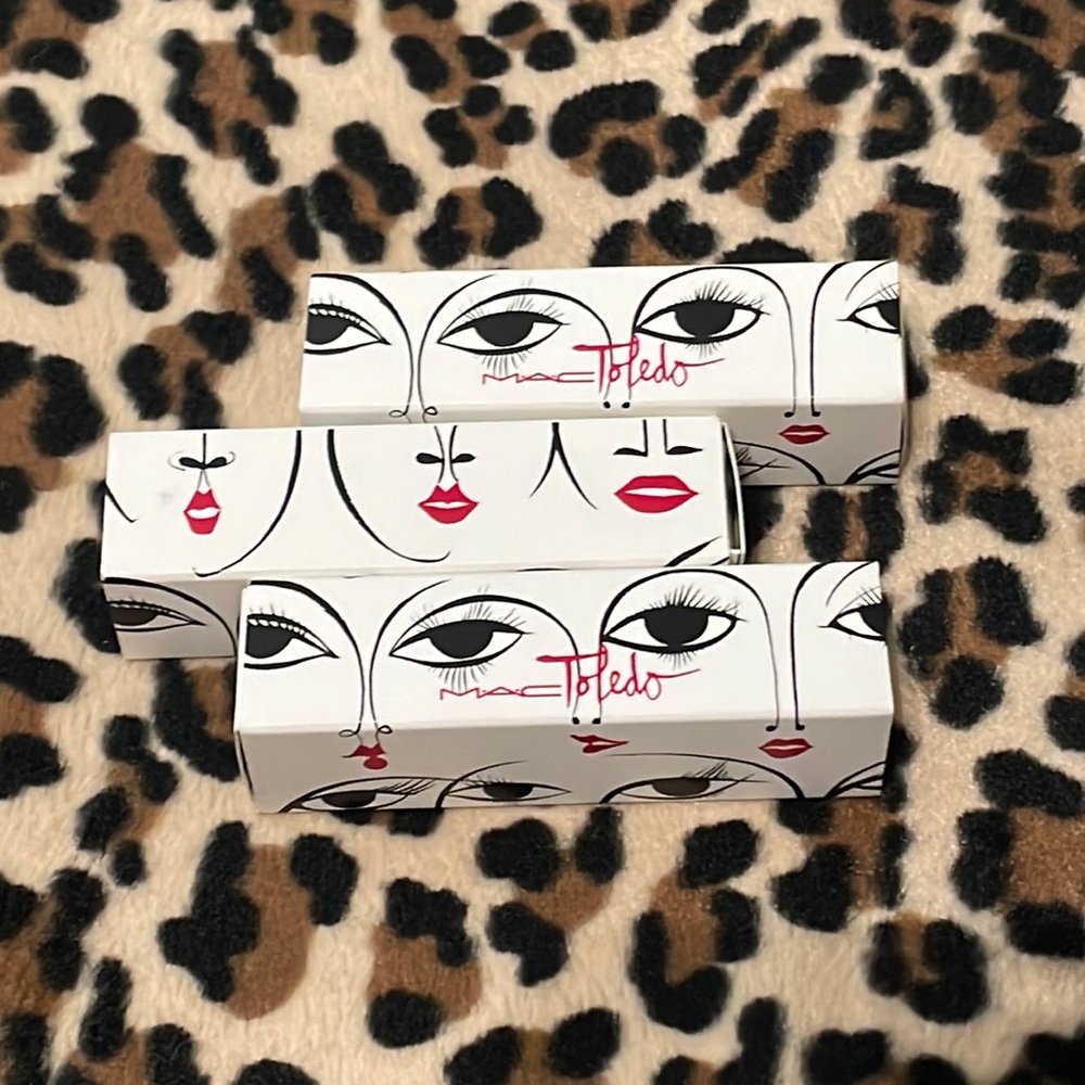 2015 MAC Toledo Collection Lipstick 💋 Tenor Voice Red Makeup Vamp Bombshell Art